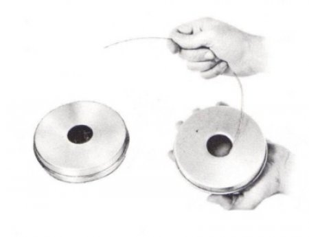 Product image of the product “Canister for piano wire for 0,5 kg rings ”